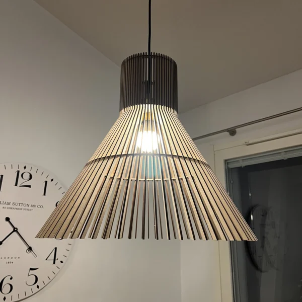 Tötterö - riippuvalaisin